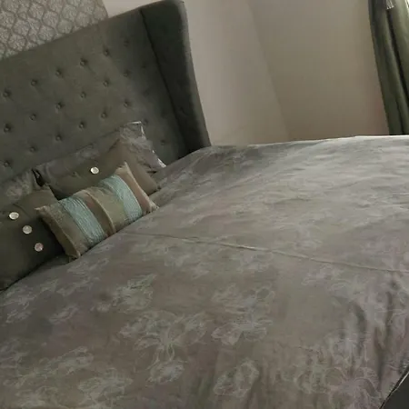 Large Cosy Downtown Flat In City Centre *