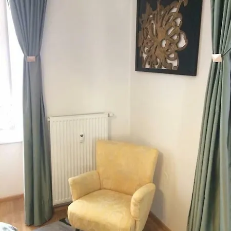 Апартаменты Large Cosy Downtown Flat In City Centre Грац