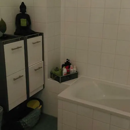 Апартаменты Large Cosy Downtown Flat In City Centre